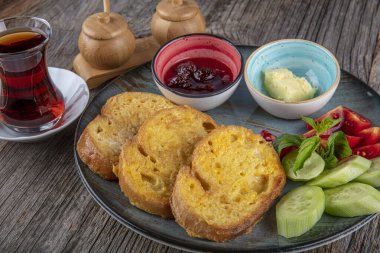 Türk Yumurtalı Ekmek Yapıyorum. Türkçede buna 