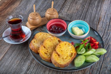 Türk Yumurtalı Ekmek Yapıyorum. Türkçede buna 