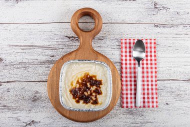 Sütlaç tatlısı. Sütlü tatlı. Türk usulü sütlaç, kremalı. Yerel adı sutlac.