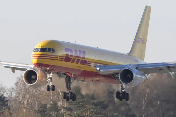 Wilno Litwa Kwietnia 2020G Dhku Dhl Air Boeing 757 200 — Zdjęcie stockowe