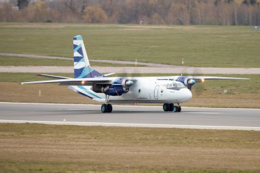 Vilnius / Litvanya 28 Nisan 202020UR-CQE. Hava Kuvvetleri Antonov An-26B. AIRLINE Vulkan Havası