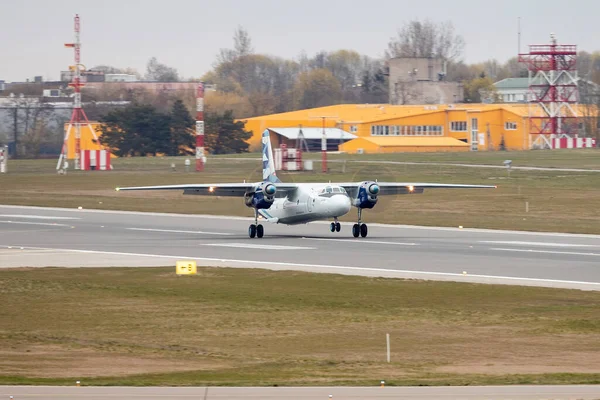 Βίλνιους Λιθουανία Απριλίου 2020Ur Cqe Aircraft Antonov 26B Αερογραμμη Vulkan — Φωτογραφία Αρχείου