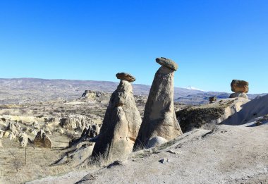 Muhteşem Kapadokya Vadisi volkanik tuff 'lardan oluşmuş kayalık yapısıyla. Nevsehir, Türkiye