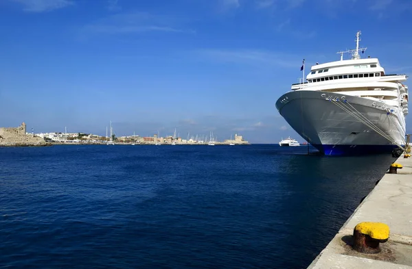 Мандракійська Гавань Родос Круїзний Корабель Гавані Греція — стокове фото
