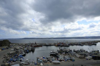 İstanbul, Türkiye, 5 Kasım 2018: Rumeli Feneri balıkçılık limanı. Karadeniz 'den gelen Boğaz' ın girişinde yer alır..