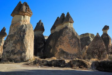 Muhteşem Cappadocia Vadisi volkanik tuff 'lardan oluşmuş kayalık yapısıyla. Nevsehir, Türkiye