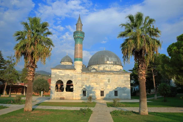 역사적 이즈니크의 모스크 Bursa Turkey 이것은 오스만의 건축의 예시중 1391 로열티 프리 스톡 사진