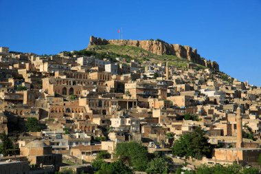 Tarihi şehir Mardin. Türkiye - Taştan evlerle eski Mardin manzarası.