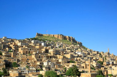 Tarihi şehir Mardin. Türkiye - Taştan evlerle eski Mardin manzarası.