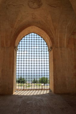 Kasimiye Madrasah. Mardin, Türkiye - Bugüne kadar, hayatta kalmak için mükemmel bir yapı, iki katlı ve kubbeli düz kesilmiş taş kullanılmış. İnşaat yılı 1502