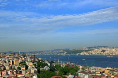 İstanbul, Türkiye - 16 Mayıs 2018: İstanbul 'un panoramik manzarası. Tarihsel Galata Kulesi 'nden İstanbul' a kuş bakışı.
