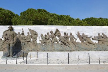 Çanakkale, Türkiye - 20 Mayıs 2018: Çanakkale Şehitleri Anıtı. Bu anıt, savaşta şehit olanlar için on binlerce askerin anısına dikildi..