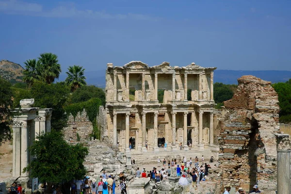 Izmir Turquía Agosto 2019 Ruinas Biblioteca Celsius Antigua Ciudad Éfeso —  Fotos de Stock