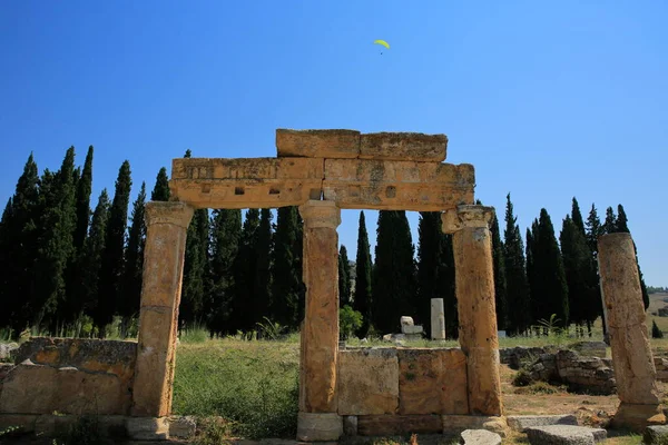 Pamukkale Törökország Hierapolis Ősi Városa Kilátás Romok Város Alapították Században — Stock Fotó