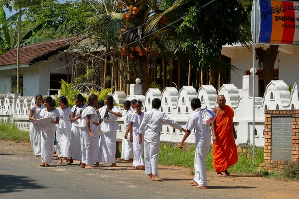 Kandy Sri Lanka April 2016 Sri Lankaanse Jongens Voor School — Stockfoto