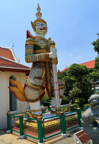 华府佛寺 泰国曼谷 寺庙里的每一个细节都装饰着非凡的装饰 受到了所有游客的赞赏 — 图库照片