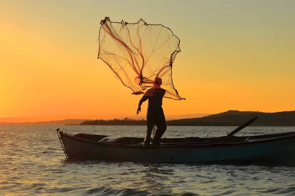 Риболовля Човні Заході Сонця — стокове фото