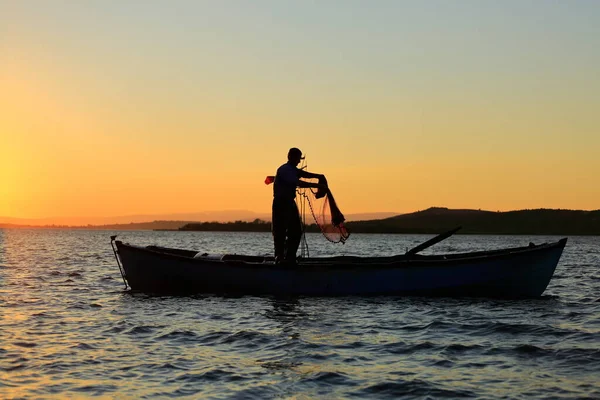 Риболовля Човні Заході Сонця — стокове фото