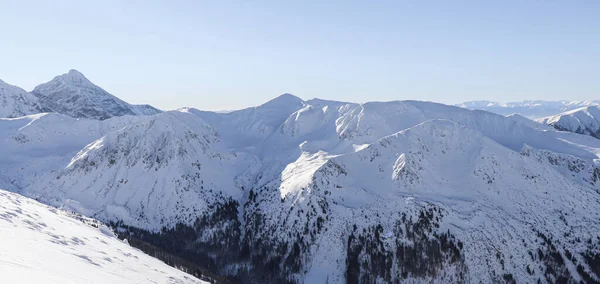 Schöner Winterblick Auf Die Polnischen Berge — Stockfoto