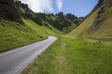 İngiltere 'de Mam Tor Peak Bölgesi. Dağ aşıkları için güzel bir yer..