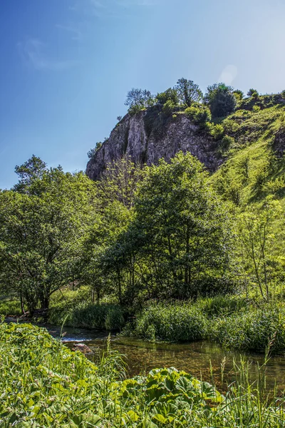 Dovedale Ένα Όμορφο Τοπίο Βουνά Στην Περιοχή Peak — Φωτογραφία Αρχείου