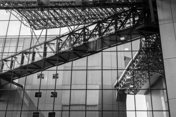 квадратные паттеры внутри станции Киото
. 