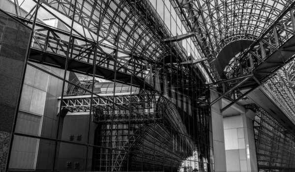 квадратные паттеры внутри станции Киото
. 