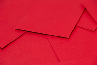 Kırmızı Kağıt Kartların Seçici Odaklanması ya da Kırmızı Zarf Kırmızı Paket Arkaplanı, Mutlu Çin Yeni Yılı veya Ay Yeni Yıl Tatili Konsepti.