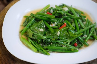 Bir demet Yıldız Bektaşi üzümü meyvesi. Phyllanthus acidus, Otaheite Bektaşi üzümü olarak bilinir.