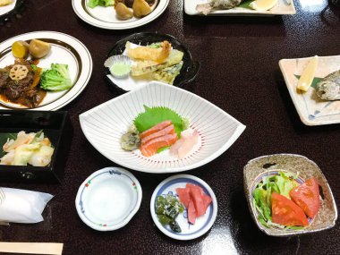 Bir demet Yıldız Bektaşi üzümü meyvesi. Phyllanthus acidus, Otaheite Bektaşi üzümü olarak bilinir.