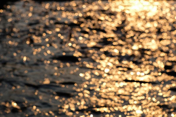 Prachtige Kleurencirkel Bokeh Licht Gloeiend Glanzend Water Oppervlak Van Zonlicht — Stockfoto