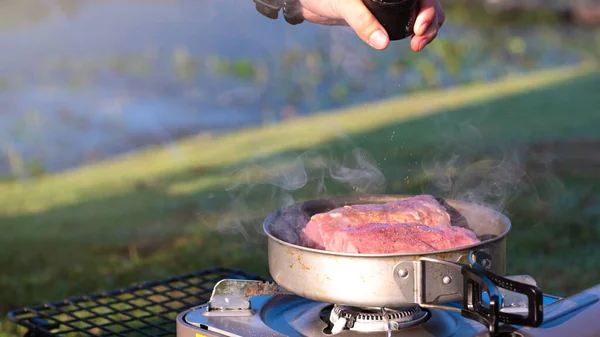 Bife Suculento Angus Fritando Panela Ferro Fundido Com Fumaça Salpicar — Fotografia de Stock