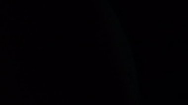Optik mercek patlaması, ışık sızıntısı, ışık sızıntısı, doğal lamba ışığı efekti, Light Horizon, ışık titreşimleri ve parıltı, karanlık arka planda güzel bir ışık sızıntısı, gerçek mercek parlaması gürültü ve tahıl ile.