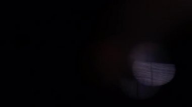 Optik mercek patlaması, ışık sızıntısı, ışık sızıntısı, doğal lamba ışığı efekti, Light Horizon, ışık titreşimleri ve parıltı, karanlık arka planda güzel bir ışık sızıntısı, gerçek mercek parlaması gürültü ve tahıl ile.