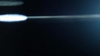 Optik mercek patlaması, ışık sızıntısı, ışık sızıntısı, doğal lamba ışığı efekti, Light Horizon, ışık titreşimleri ve parıltı, karanlık arka planda güzel bir ışık sızıntısı, gerçek mercek parlaması gürültü ve tahıl ile.