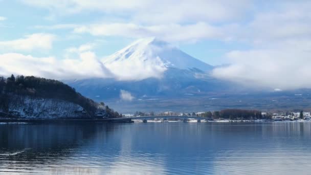 日本的富士山和川口湖在冬季的早晨 是日本在东京附近欣赏富士山风景的最佳地点之一 — 图库视频影像