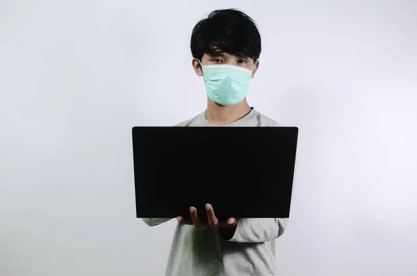 Asiatischer Mann Grauem Shirt Und Mit Medizinischer Maske Auf Weißem — Stockfoto
