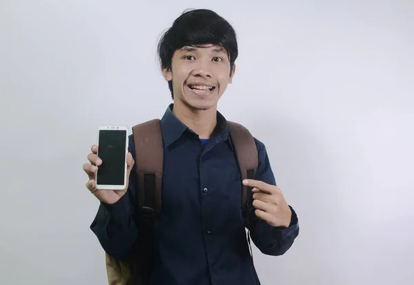 Young Man Shows Screen Mobile Phone Young Asian Men Wearing — Stock Photo, Image