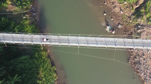 Pemandangan Udara Jembatan Suspensi Pengkol Imogiri Bantul Jembatan Seberang Sungai — Stok Video