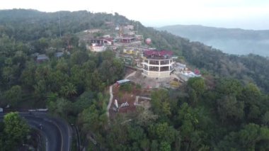 Tepedeki binanın havadan görüntüsü. Gunungkidul Yogyakarta