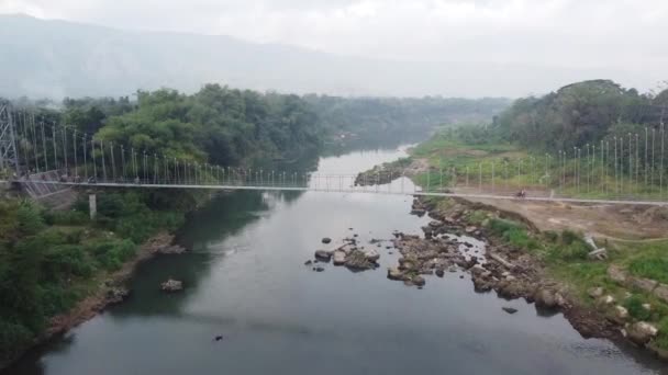 Pemandangan Indah Jembatan Gantung Yang Menghubungkan Desa Bantul Yogyakarta Indonesia — Stok Video