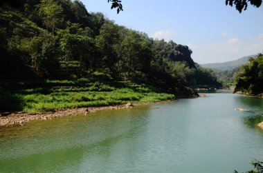Imogiri Bantul 'daki temiz ve güzel oyo nehri.