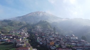 Dağlardaki köy manzarası çok güzel.