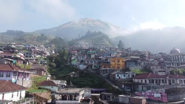 Rekaman Udara Dari Pegunungan Sumbing Dengan Pedesaan Sekitarnya Pemandangan Yang — Stok Video