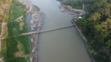 Yogyakarta 'daki Progo nehrinin havadan görüntüsü. Güzel manzara.