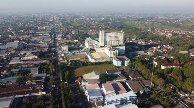 Yoğun nüfuslu Jogja kentinin havadan görünüşü