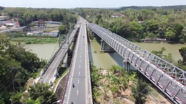 Rekaman Udara Dari Jembatan Bantar Menyeberangi Sungai Progo — Stok Video