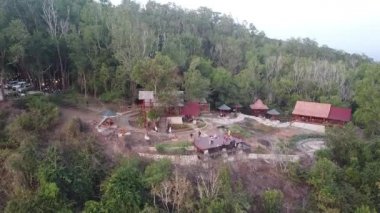 Mangunan Bantul 'daki bir tepedeki kafenin hava görüntüleri.