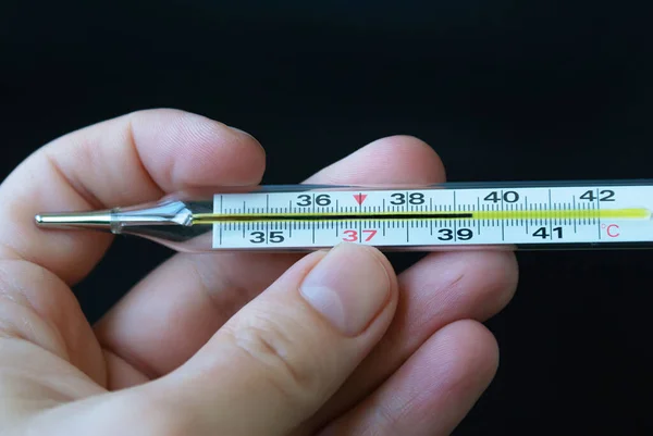 Yüksek Sıcaklıkta Termometre Yakın Mesafede — Stok fotoğraf