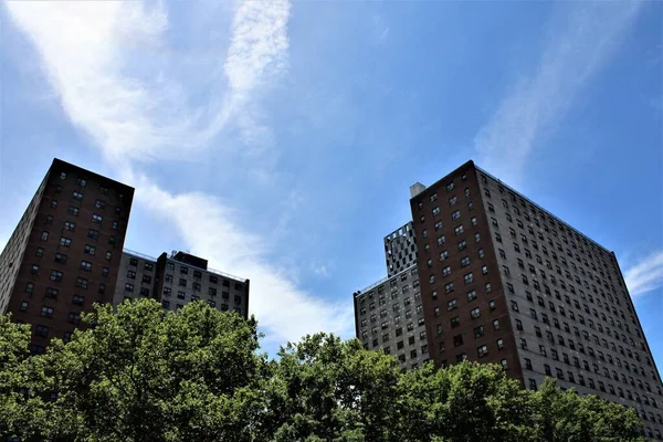 Foto Edificio Una Zona Urbana Bronx Nueva York Imagen de stock